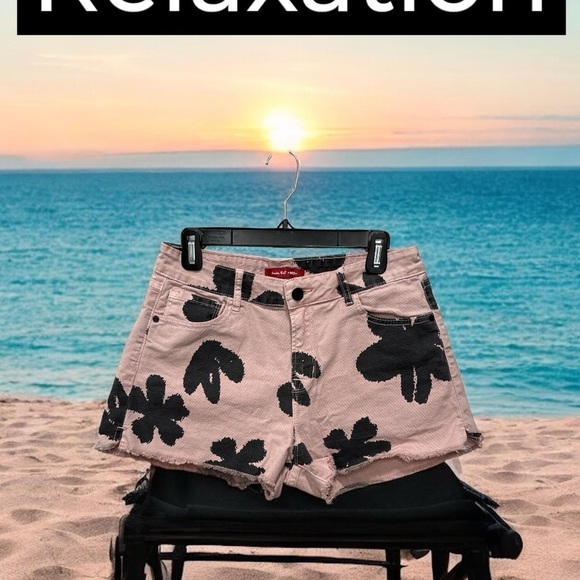 Smoke Rise Red Black Jean Shorts with Bold Floral Print size L - Picture 13 of 13